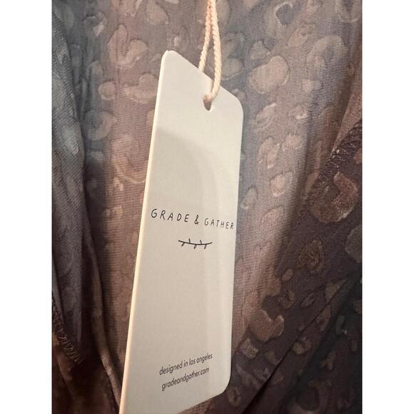 NWT Grade & Gather Womens Size S Dark Grey Animal Print Long Sleeve High-Low Hem - Picture 5 of 6